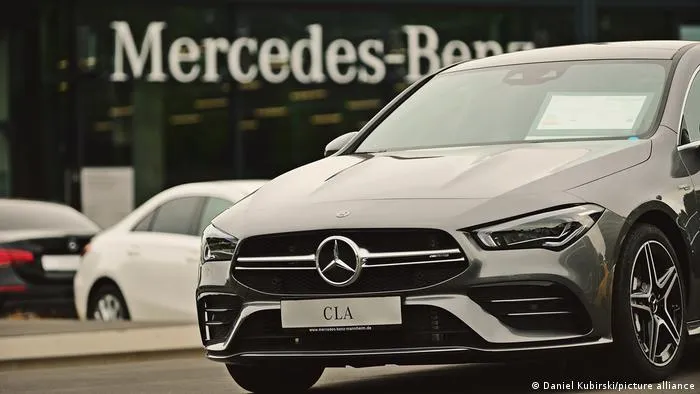 Venta de autos nuevos en Europa sufre fuerte caída en 2021