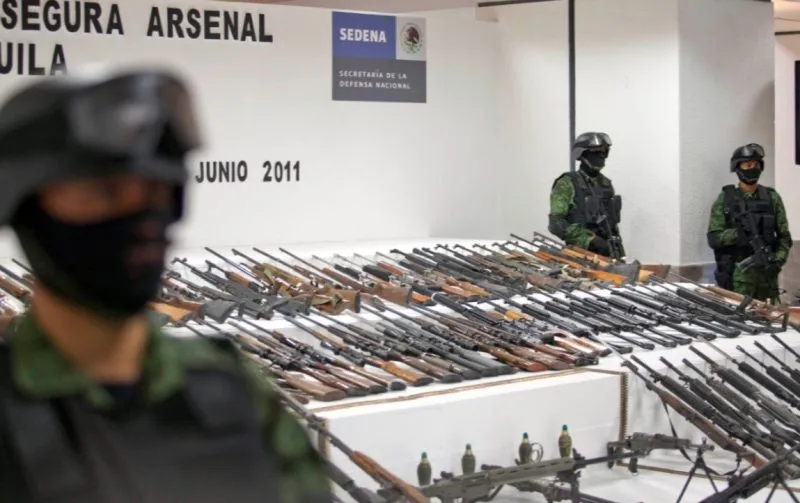 Dos funcionarios del expresidente mexicano Felipe Calderón son acusados de tráfico de armas