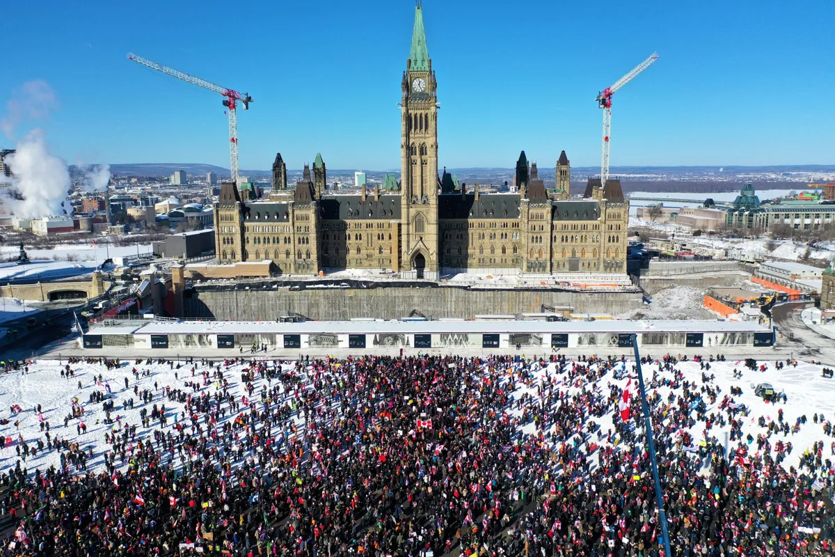 Camioneros que protestan en Canadá son financiados desde EEUU, dice la policía