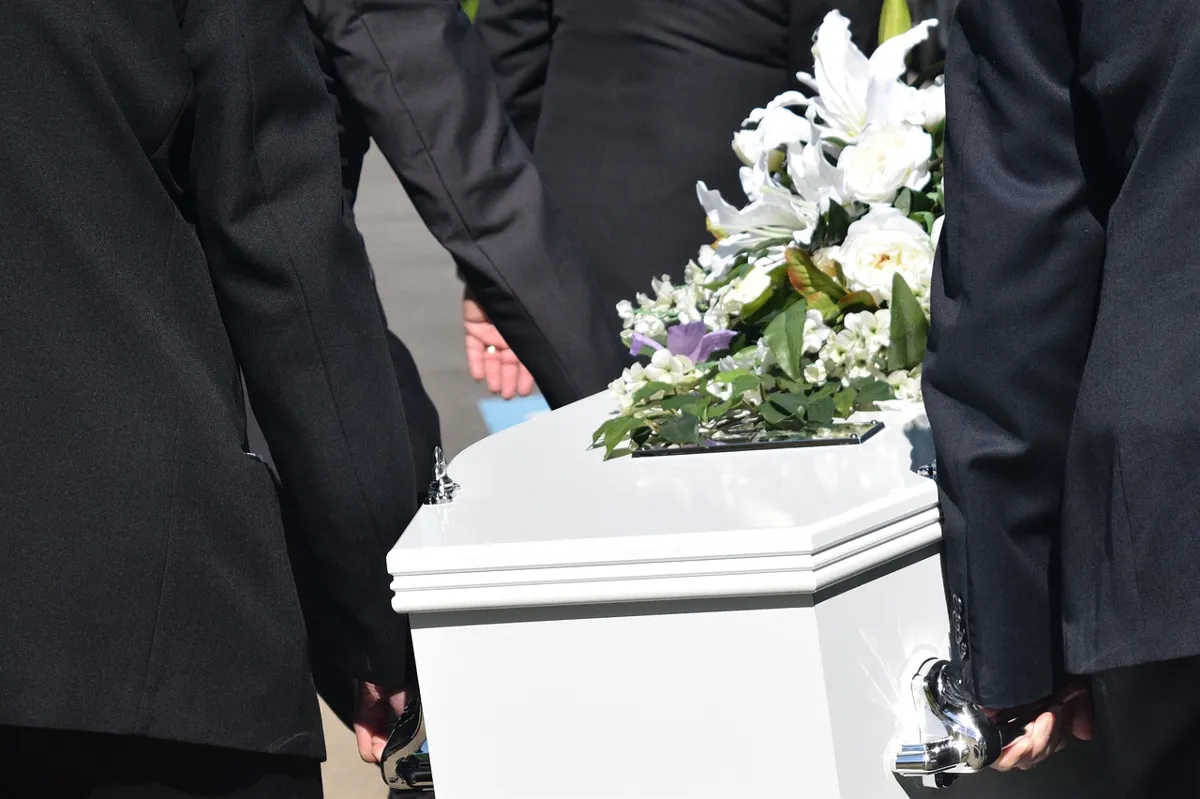 Cadáveres hallados "tirados" en una funeraria en Ciudad de México causan polémica