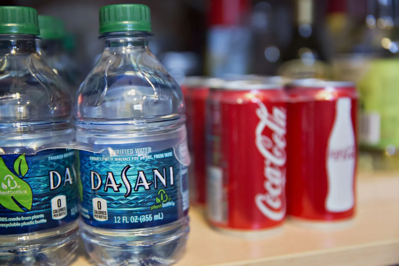 Coca Cola y Dasani mini.