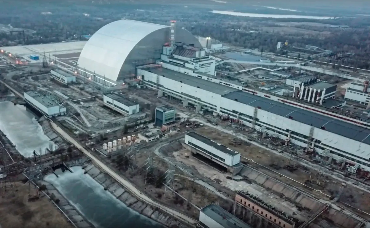 Russia abandonó Chernóbil, pero Ucrania se prepara para más ataques