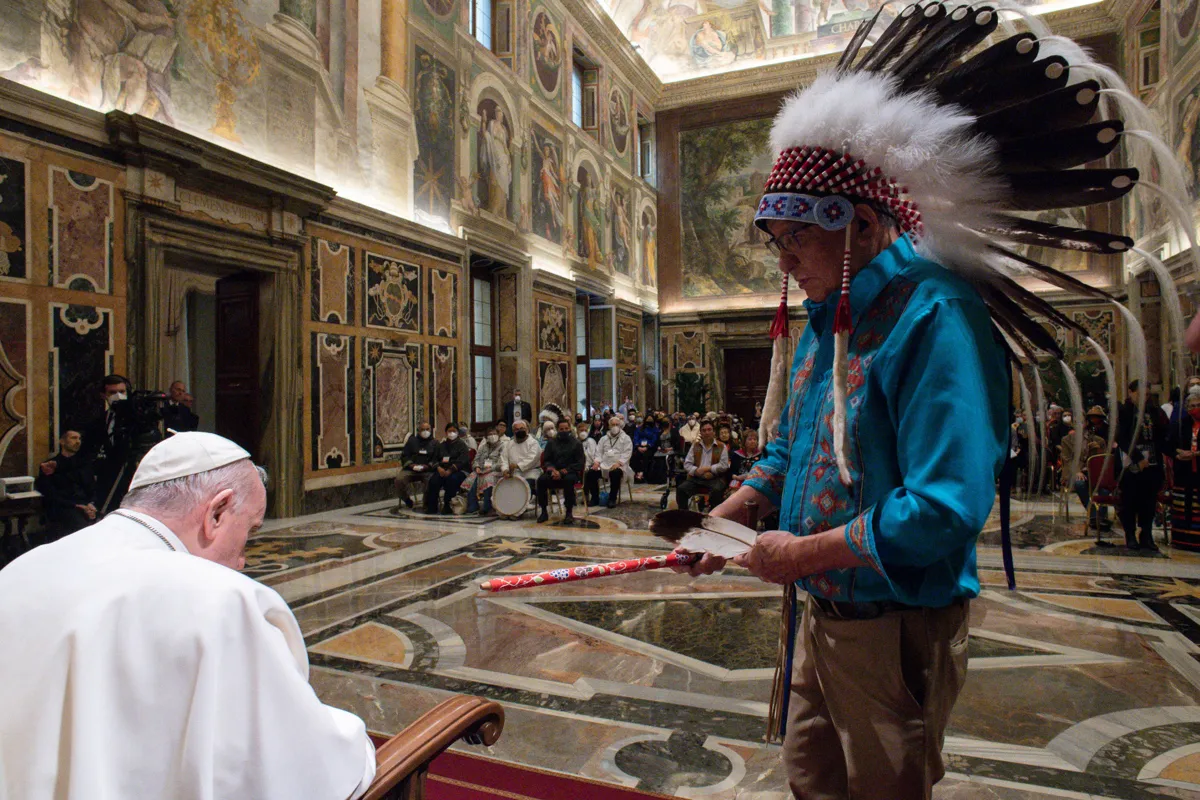 Papa Francisco pide perdón a indígenas canadienses abusados en escuelas católicas