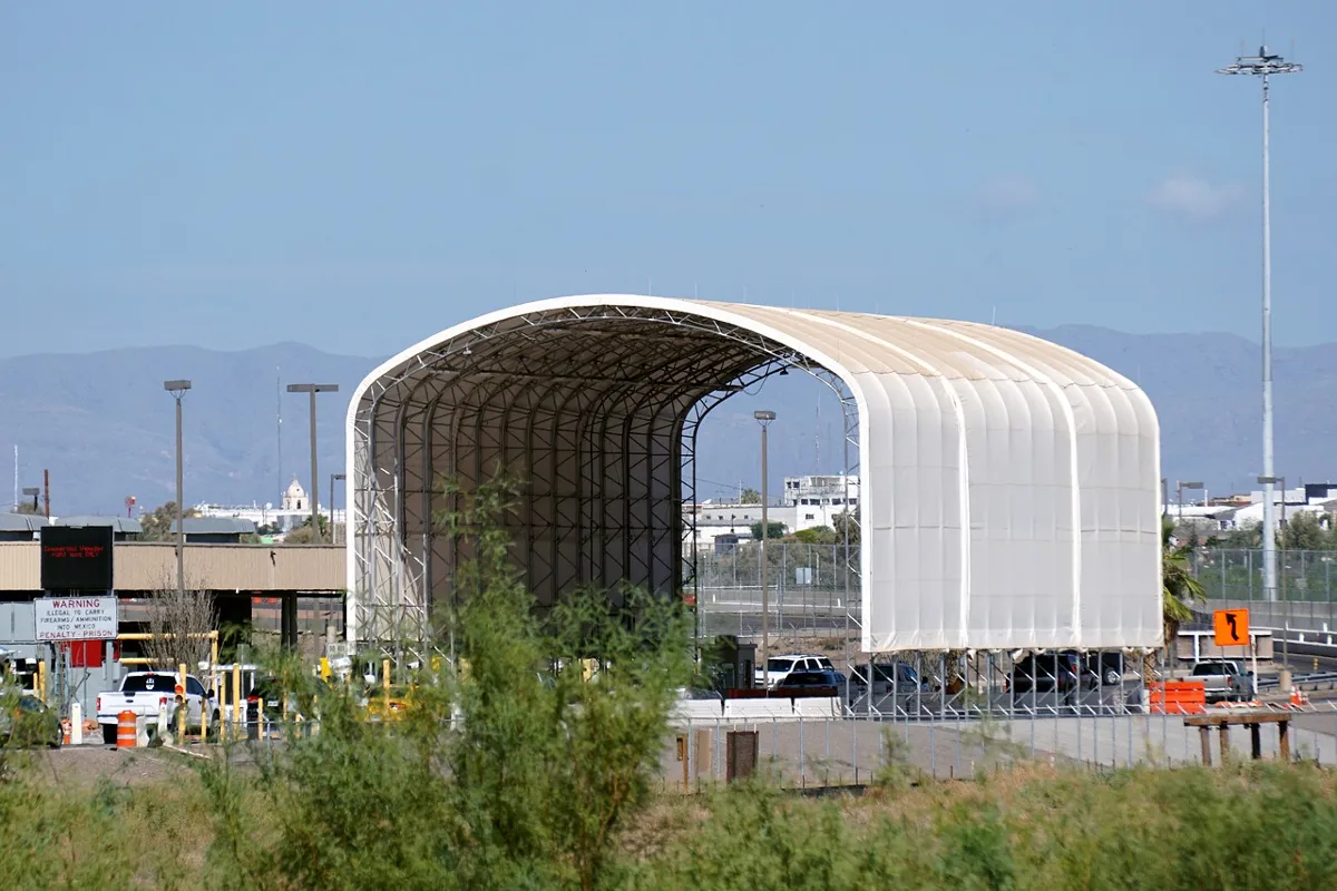 Medidas para el transporte de Abbott en Texas causan que exportaciones de México caigan 80%