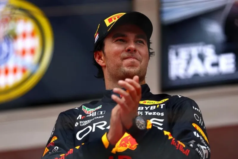 Checo Pérez renueva su contrato con Red Bull hasta finales del 2024