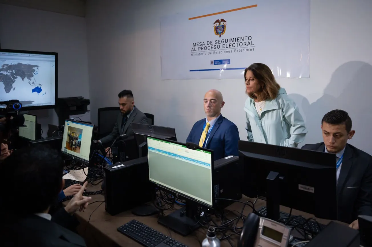 Vicepresidenta de Colombia desmiente a Petro sobre suspensión de elecciones presidenciales