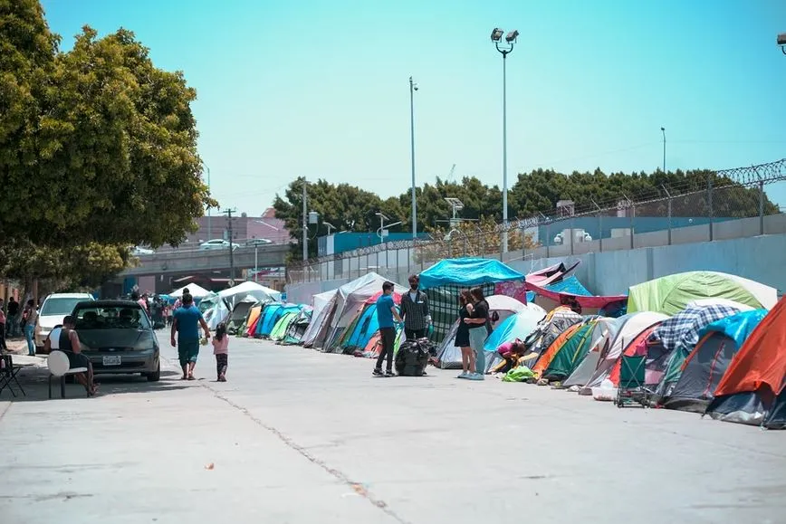 Tijuana exige plan para atender problema migratorio en la frontera
