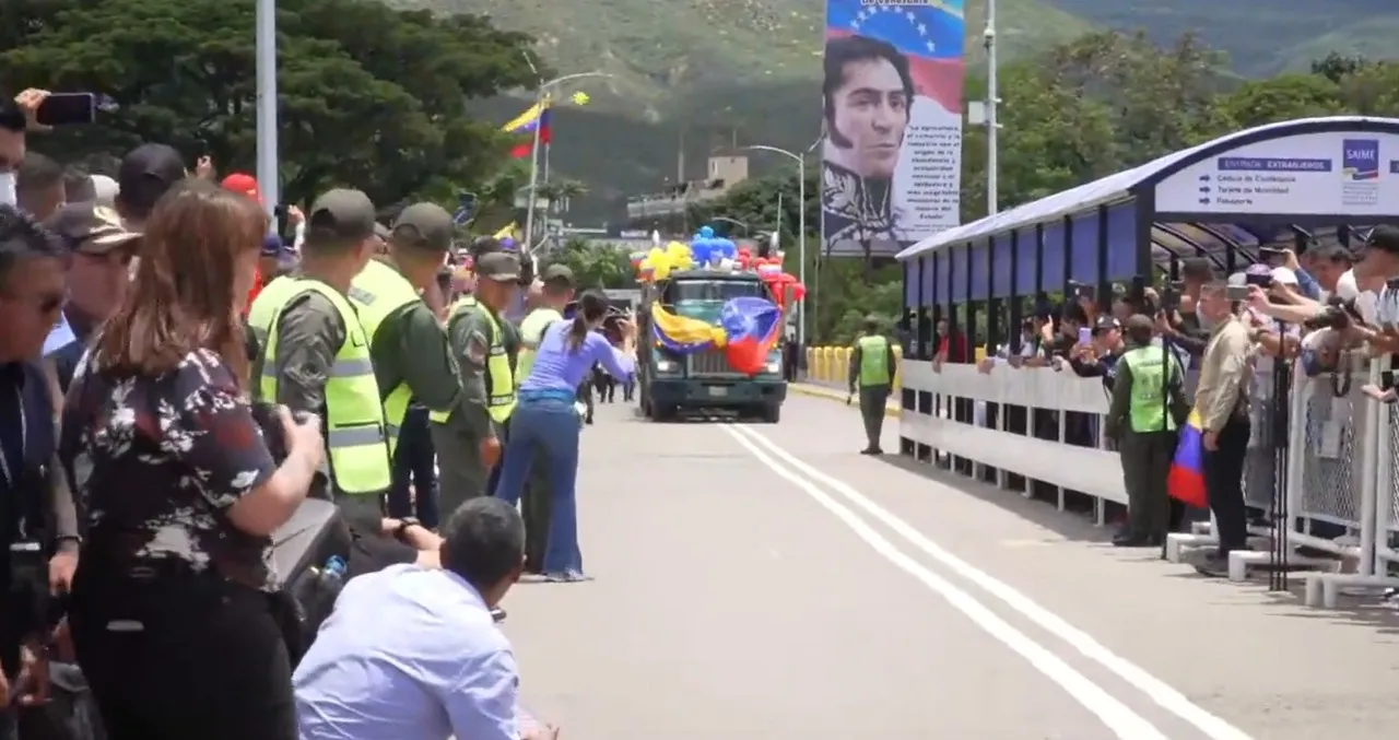 Reabren frontera de Colombia y Venezuela