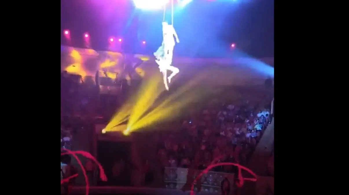Trapecista cayó desde las alturas durante un show de circo en Rusia