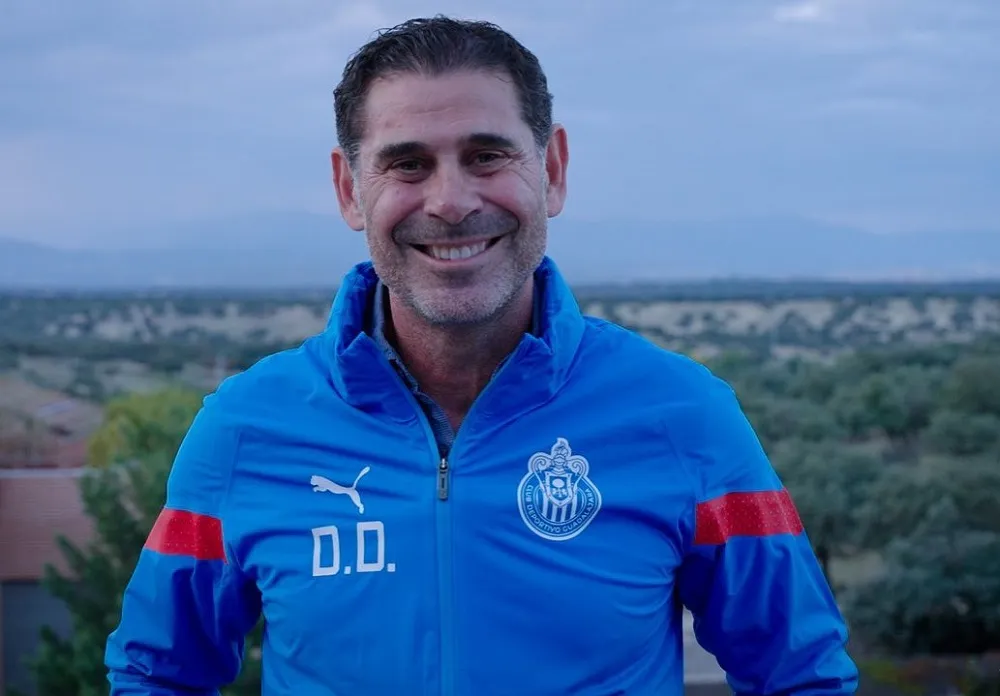 Fernando Hierro es el nuevo director deportivo de Chivas