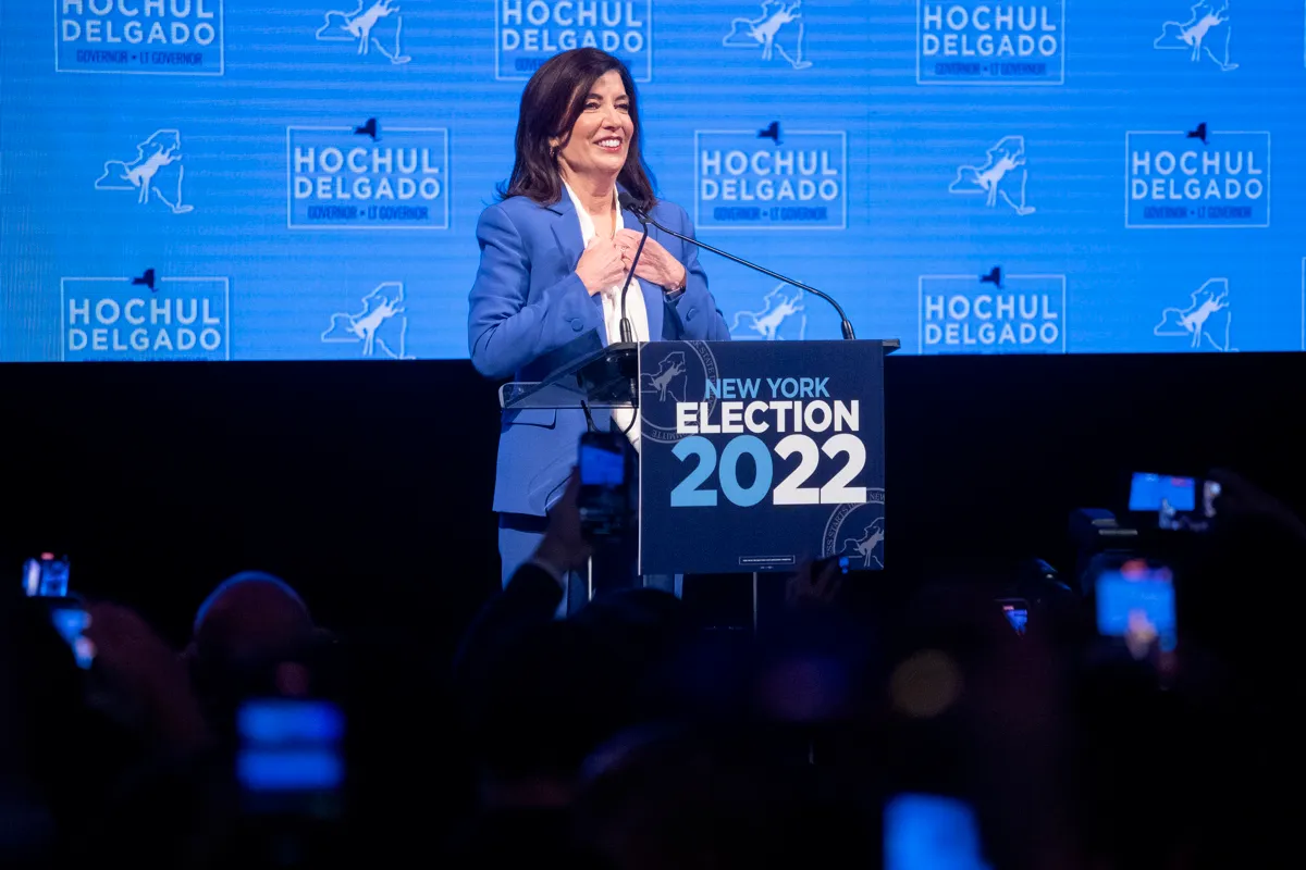 Gobernadora Kathy Hochul designa grupo para luchar contra las sobredosis en Nueva York