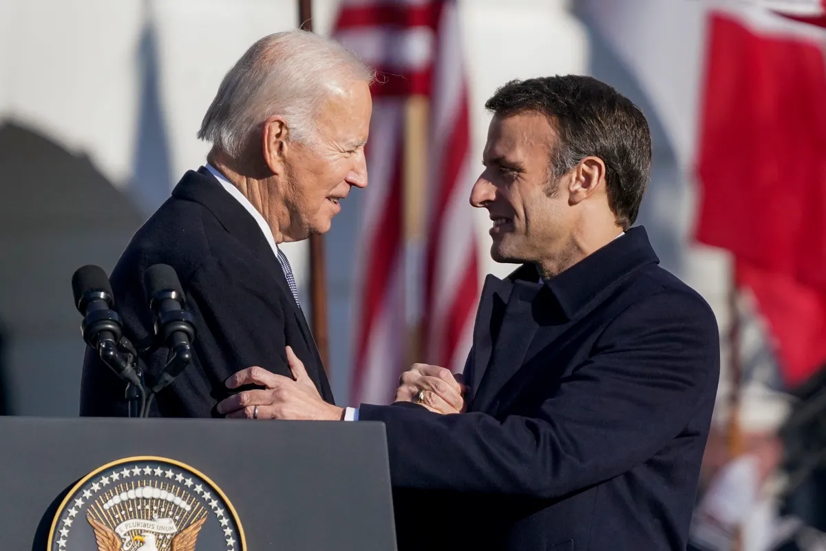 La visita de Macron a DC después de un revés con uno de los aliados más importantes de EE.UU