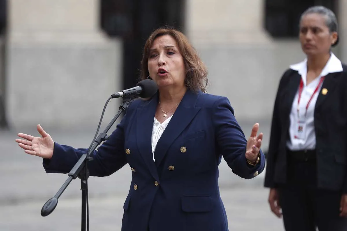 Nueva presidenta de Perú pide tregua política para finalizar mandato de Castillo