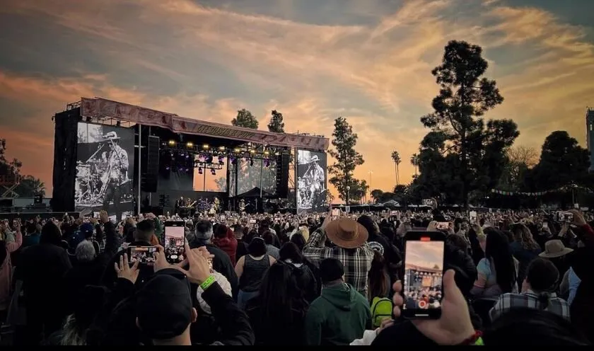 Bésame Mucho: El festival de música latina que rompió la brecha generacional