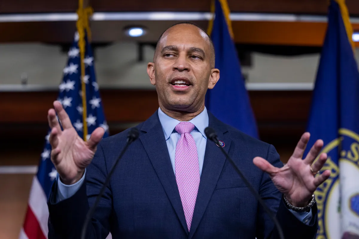 ¿Jeffries le dijo a McCarthy que en el acuerdo por el techo de la deuda no había “nada” a favor de los demócratas?