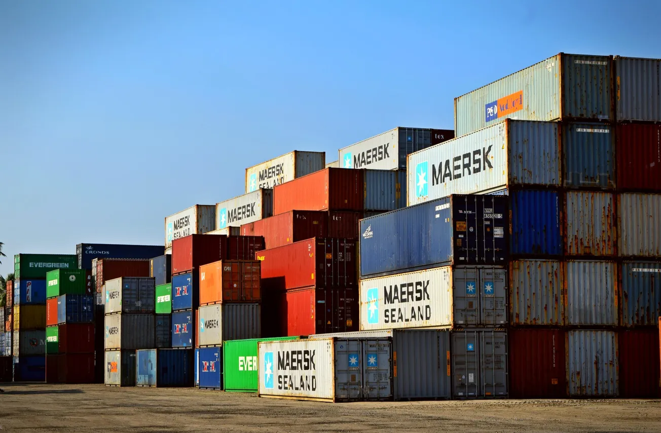 Gobernador de Arizona retirará los containers que bloqueaban la frontera tras acuerdo con gobierno federal