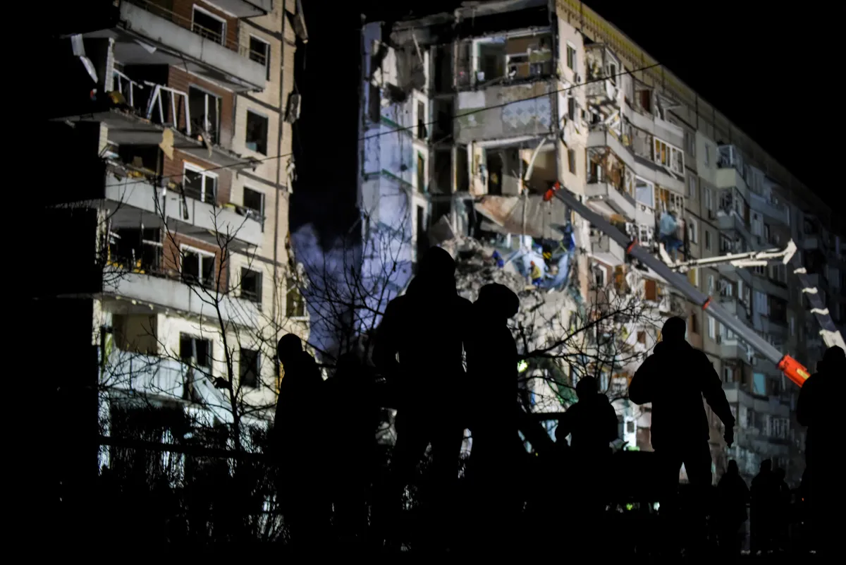 40 muertos tras ataque de Rusia a un edificio residencial en Ucrania