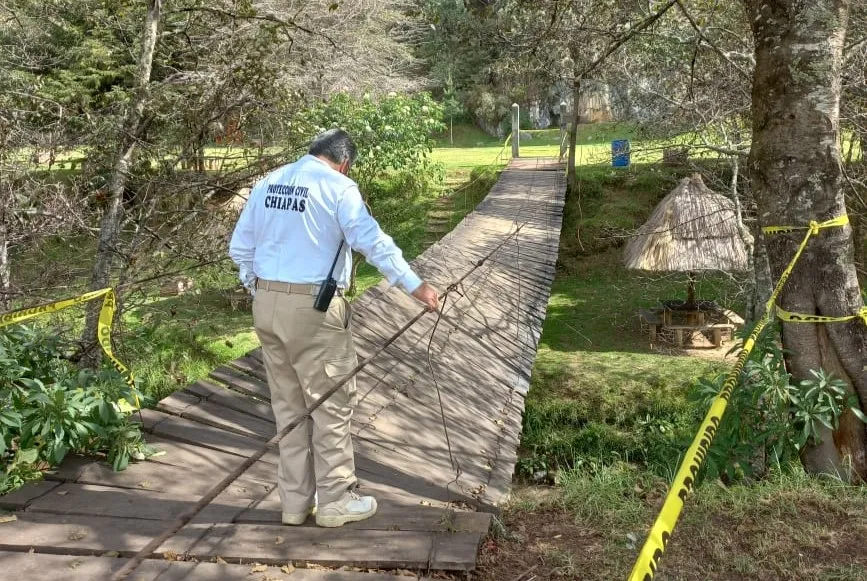 Puente colgante de Chiapas cedió mientras había gente atravesándolo
