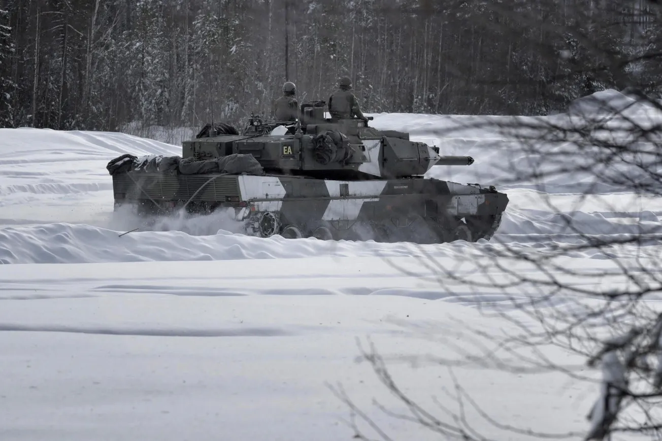 Polonia envió los primeros tanques Leopard 2 a Ucrania