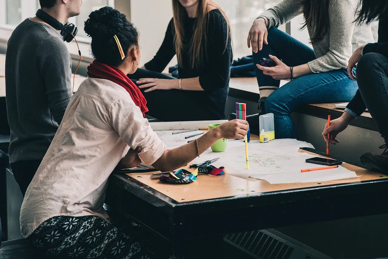 ¿Por qué es mejor trabajar cuatro días a la semana? Según un estudio británico