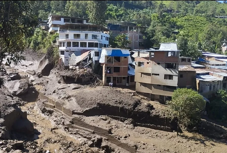 Ciclón Yaku golpea a Perú y se desplaza a Ecuador