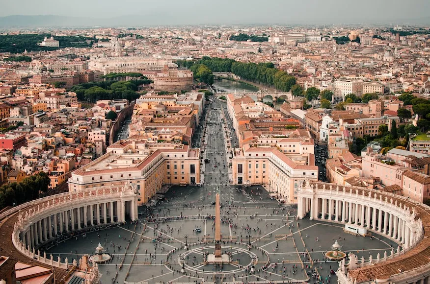 El Papa Francisco cobrará alquiler a cardenales de El Vaticano