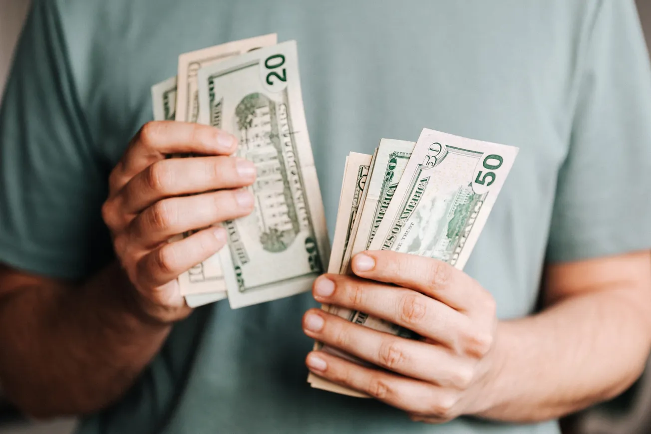 ¿Cómo proteger su dinero de la recesión económica? 5 recomendaciones de un experto