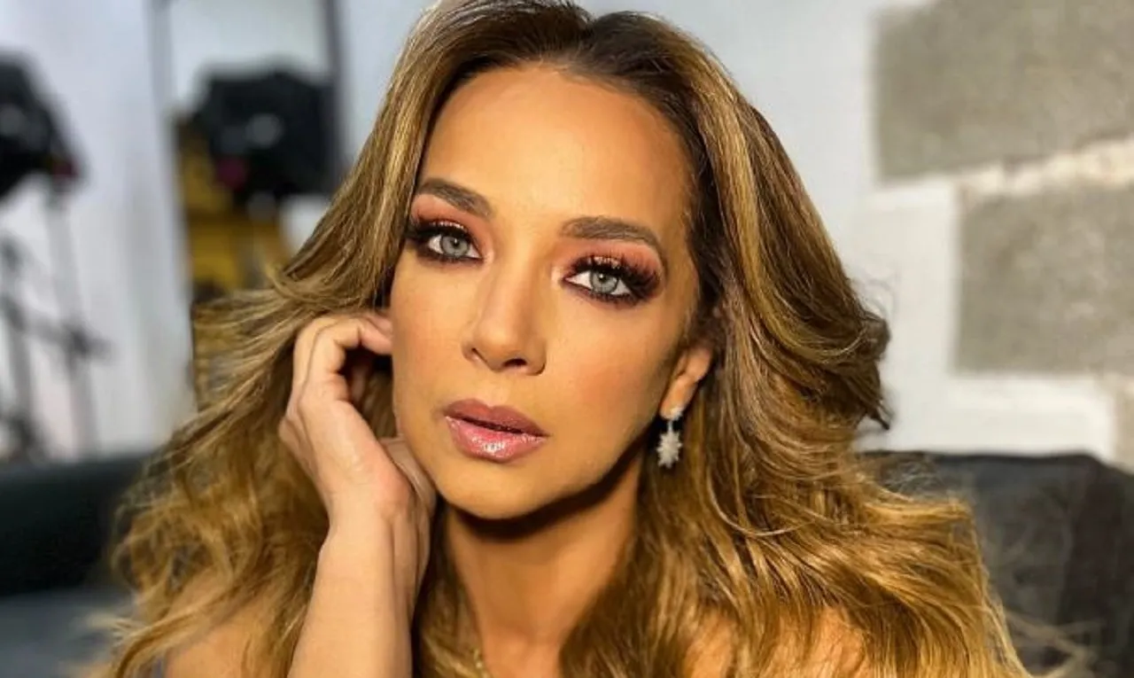 Adamari López