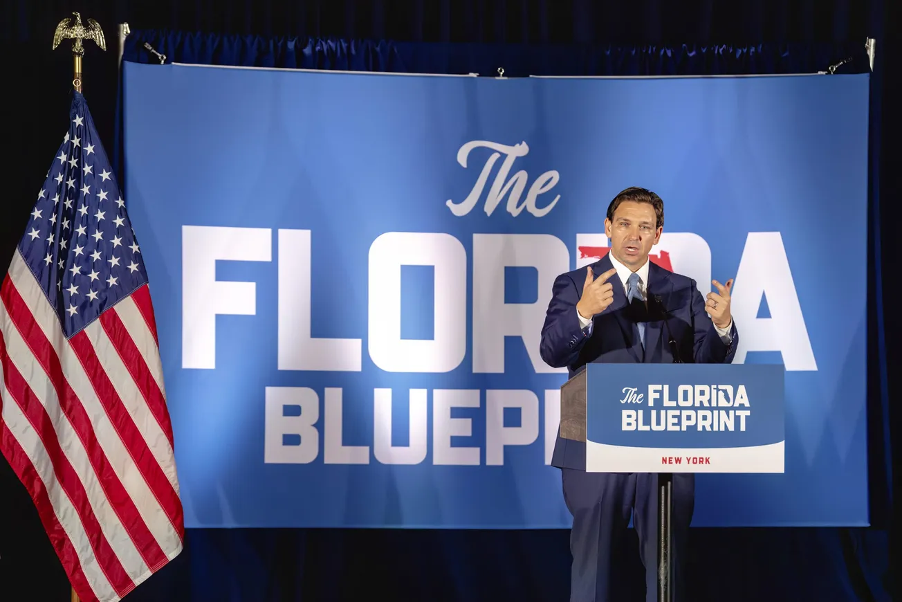 Enigma en la base DeSantis: a favor y en contra de Trump