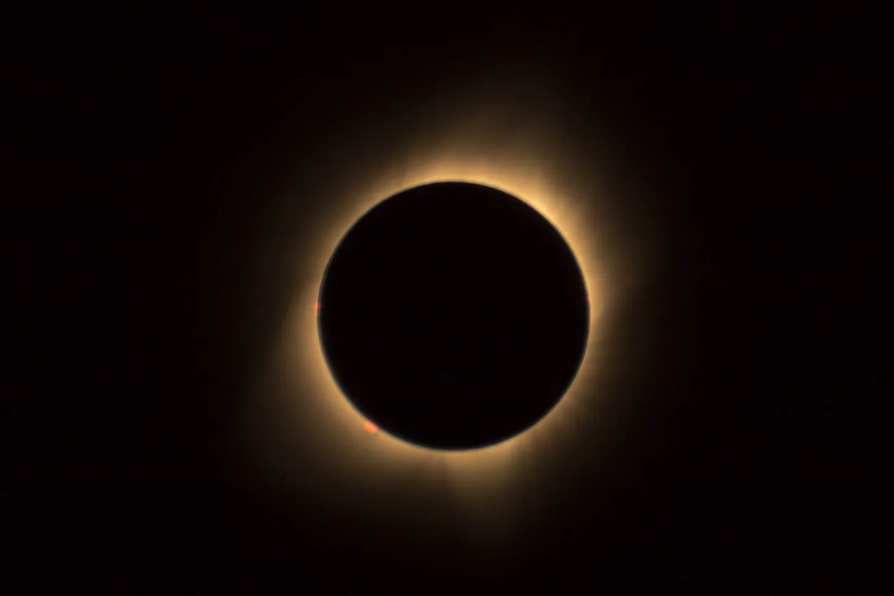 Aparta el día: un eclipse solar total oscurecerá el cielo dentro de exactamente un año