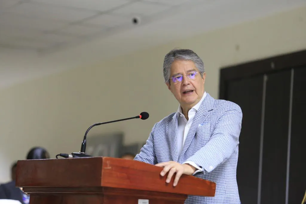 Ecuador autoriza porte de armas de uso civil