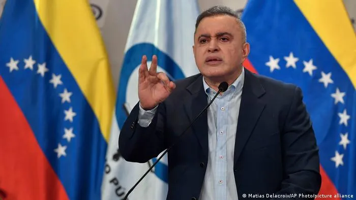 Suman 44 los detenidos por trama de corrupción en Venezuela