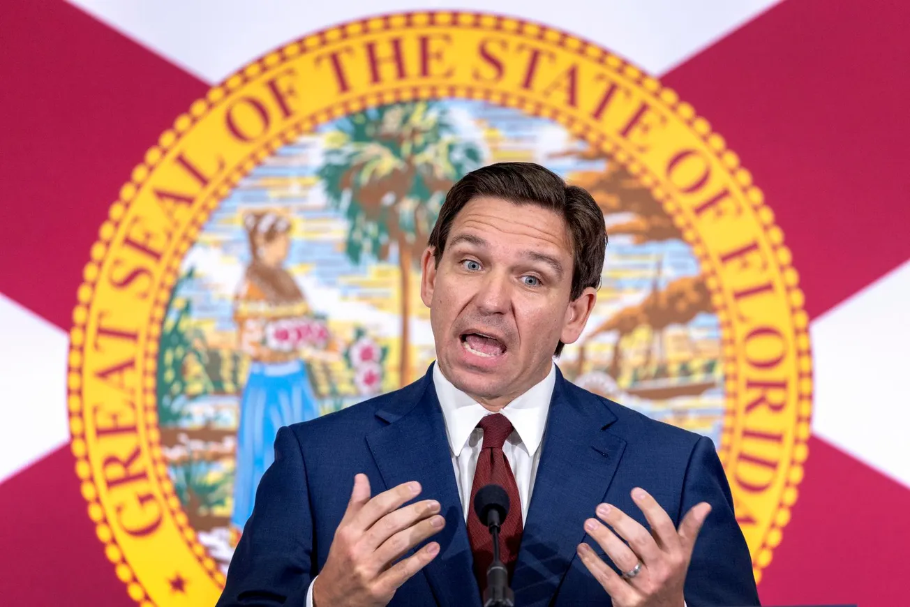 DeSantis prohíbe los programas de diversidad para las escuelas y universidades en Florida