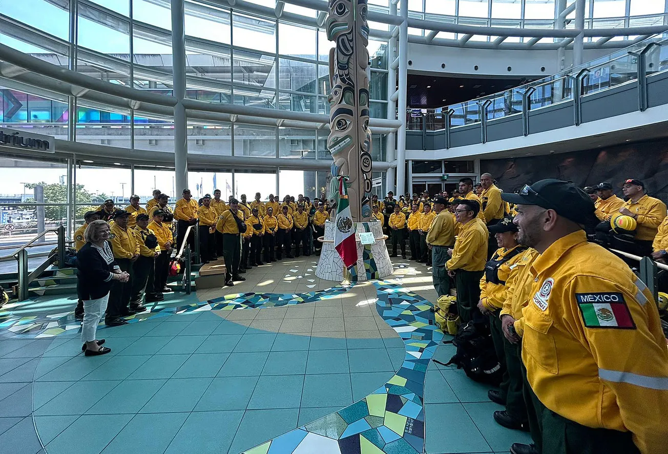 102 mexicanos viajan a Canadá a luchar contra los incendios