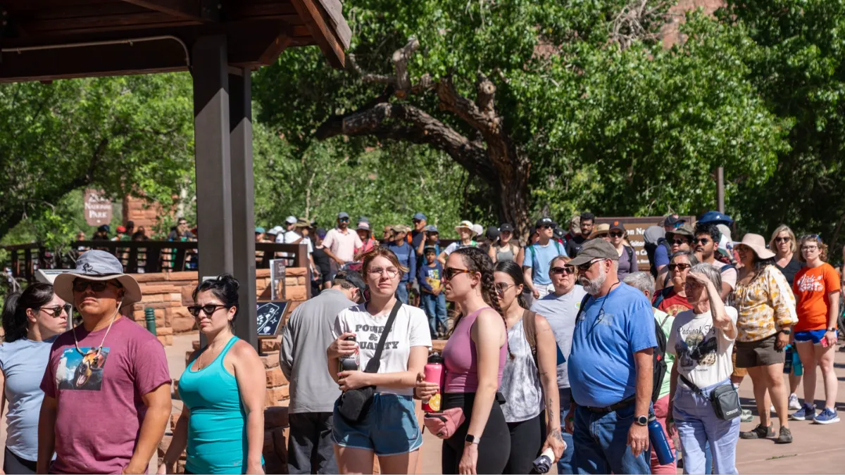 Bacterias amenazan la salud y vida acuática en Parque Nacional de Zion en Utah