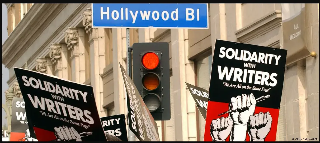 Guionistas de Hollywood podrían terminar con la huelga