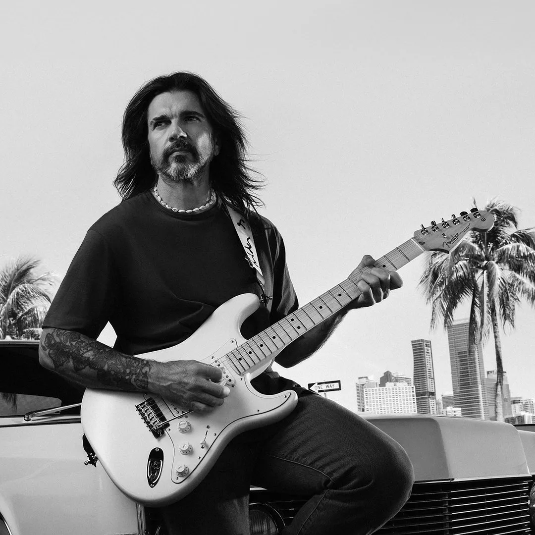 Juanes baja del escenario