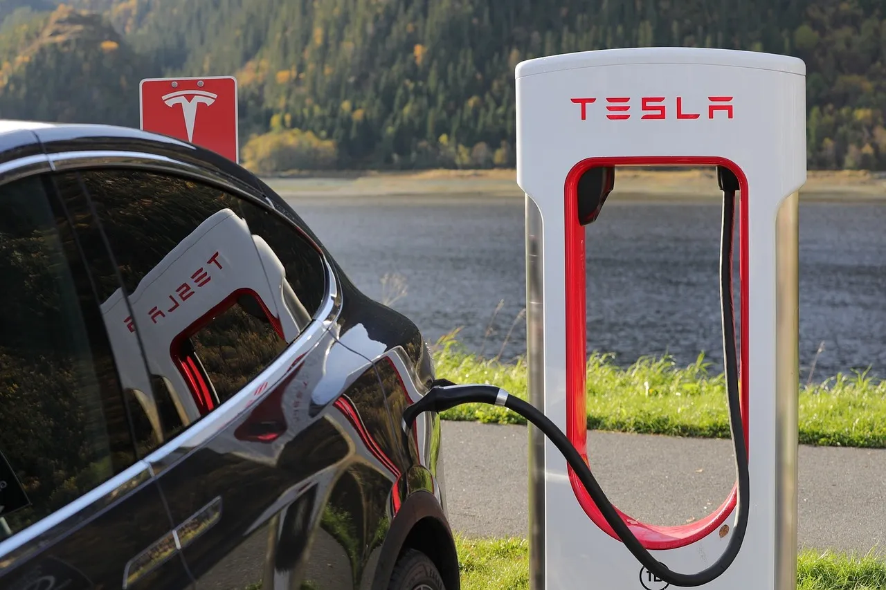 UE investiga vehículos eléctricos chinos