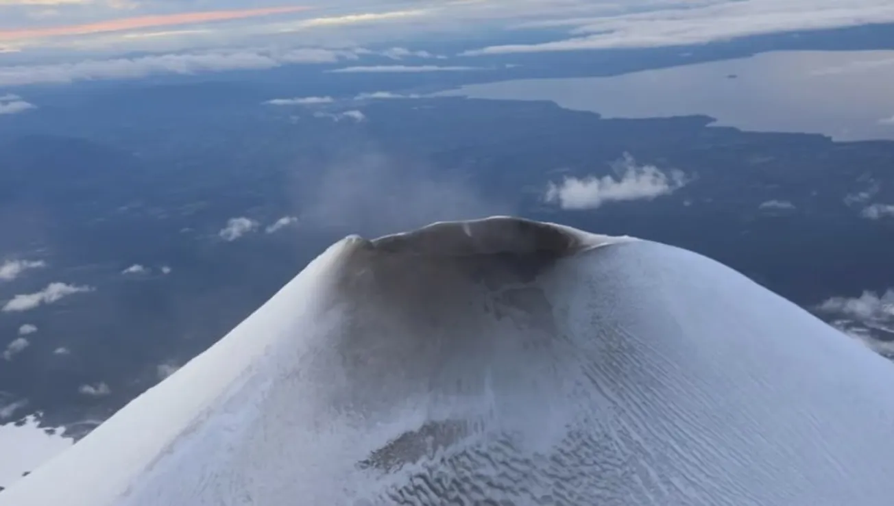 Alerta naranja por actividad del volcán Villarrica en Chile
