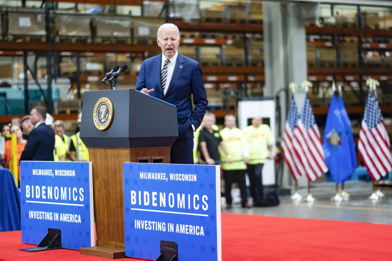 Una encuesta que favorece a Biden