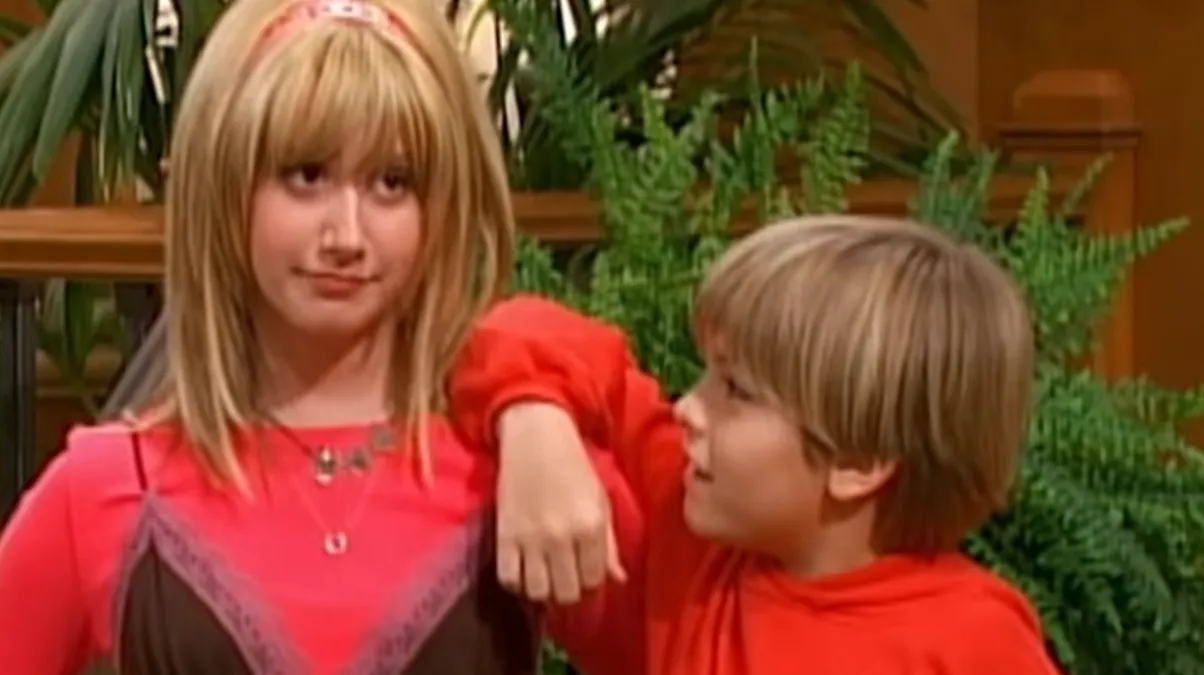 Zack y Cody, así se ven Ashley Tisdale y Dylan Sprouse luego de 15 años