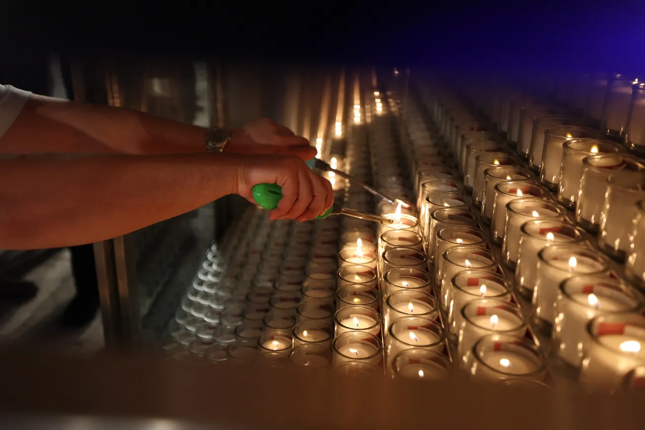 Encienden 1.400 velas en el Muro de los Lamentos a un mes de la masacre de Hamás