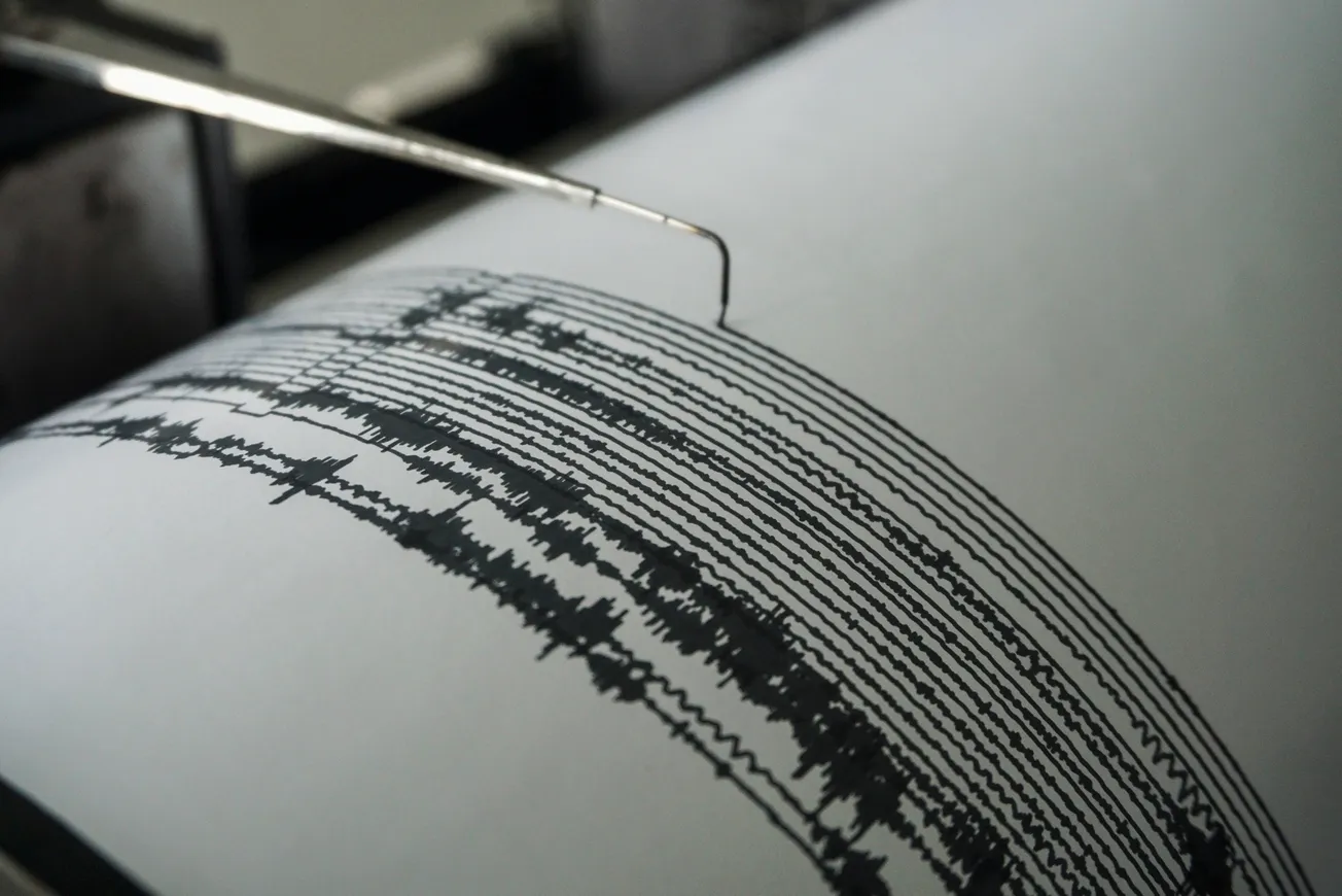 Tres terremotos sacudieron las aguas en el sureste de Indonesia