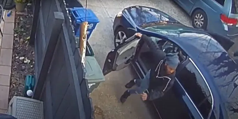 robo de auto del FBI ofrecen recompensa