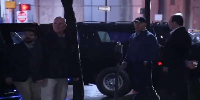 Vehículo chocó caravana de Biden