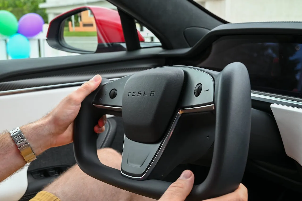 tesla retira automóviles
