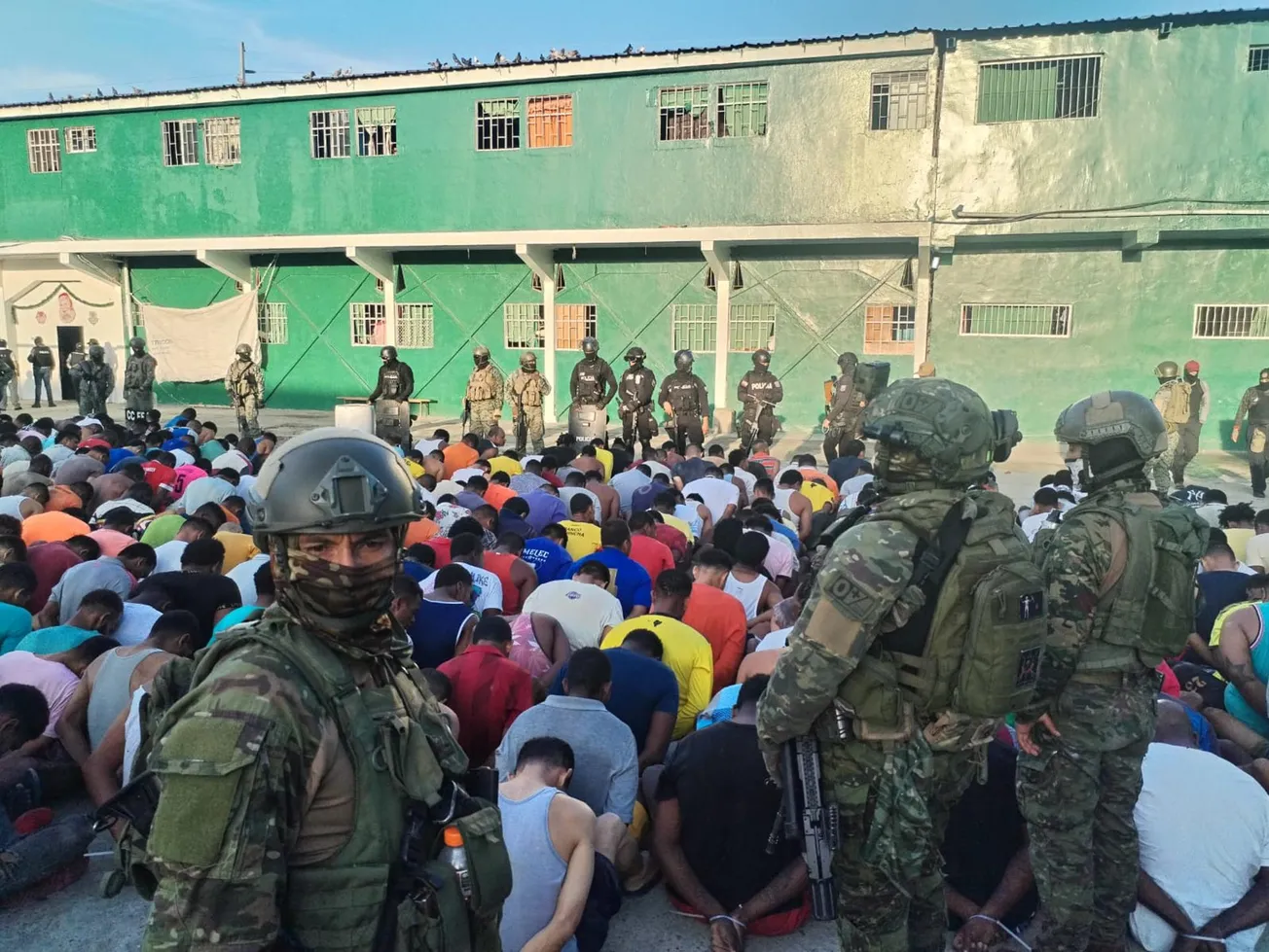 Fuerzas Armadas ecuatorianas intervie