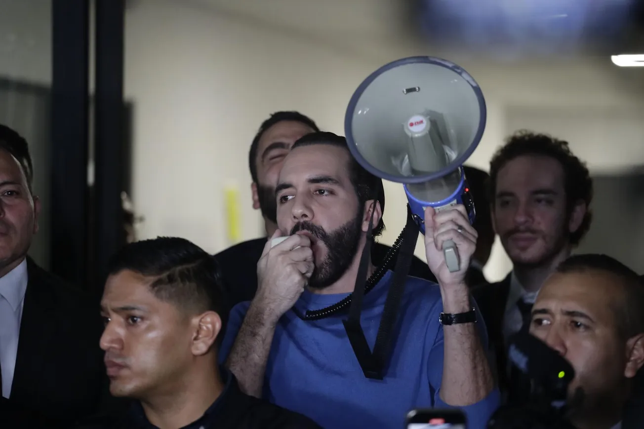 Bukele, la economía te espera