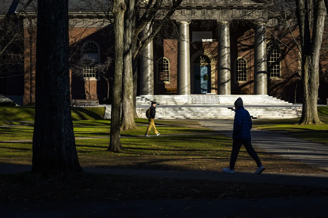 estudios retirados Harvard