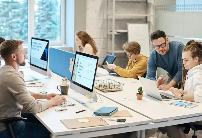 Estilo de vida sedentario. Foto de Fauxels /pexels.com